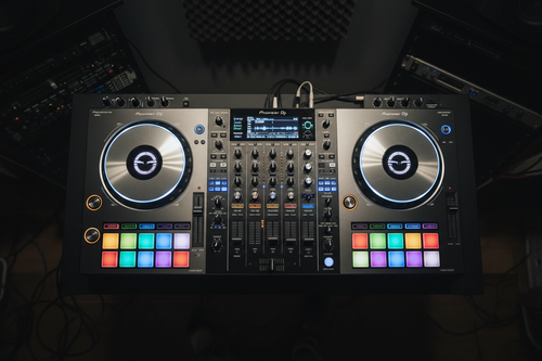 AlphaTheta & Pioneer DJ DDJ GRV6 DJ Kontrol