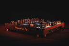 Pioneer DJ DJM-V10-LF - Sağ Profil Turuncu Kırmızı Işık